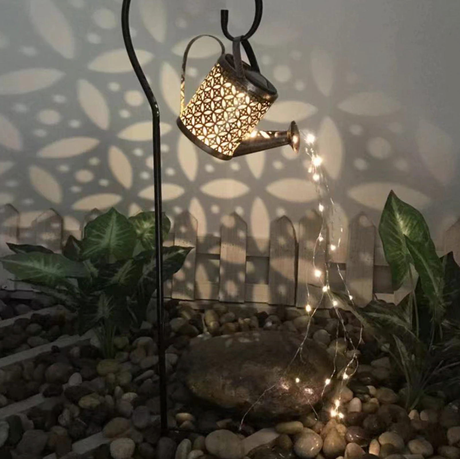 Nura - Solar LED Garden Watering Lamp